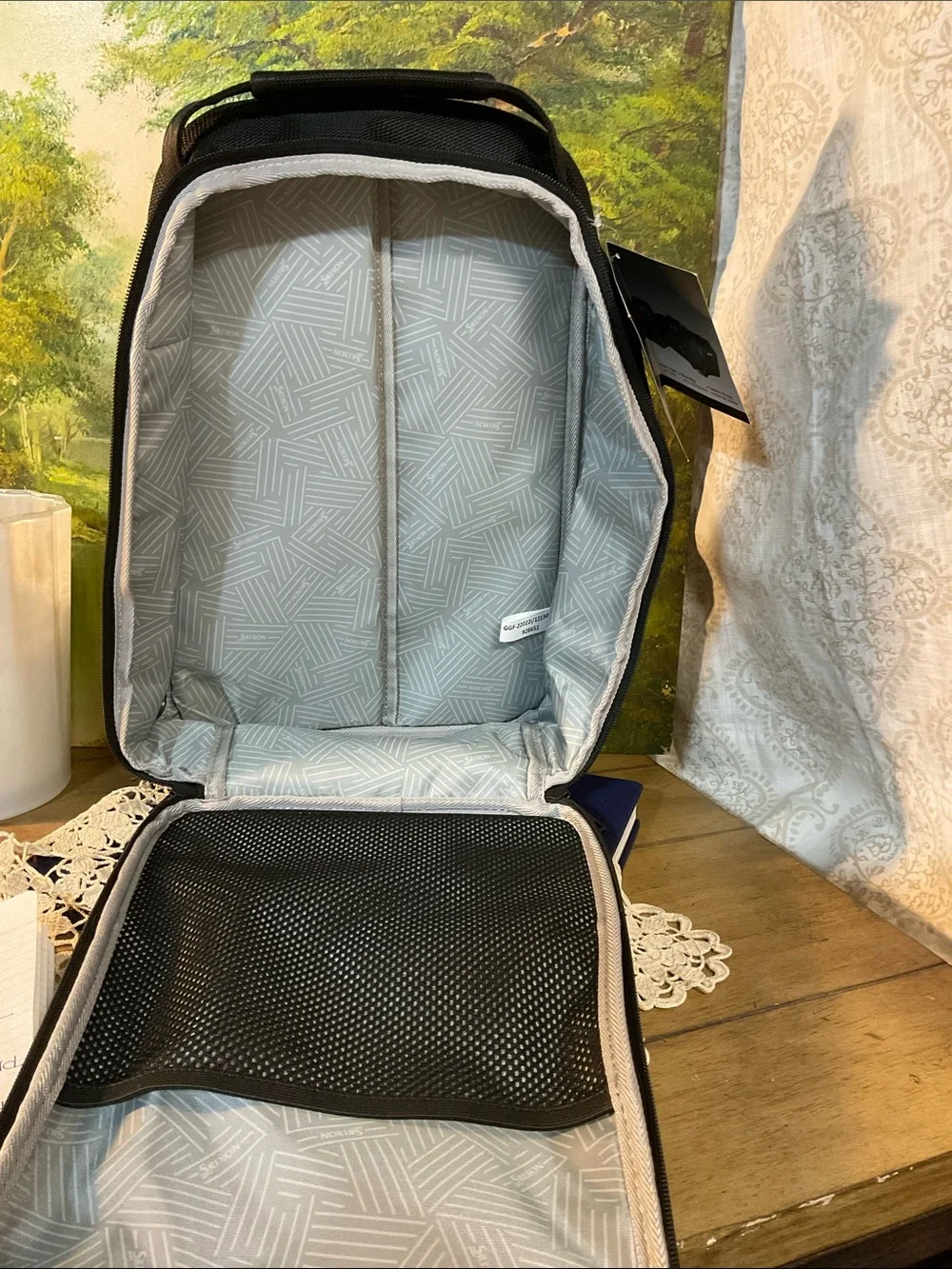 Srixon Black Men’s Shoe Bag with Red Zip Accent